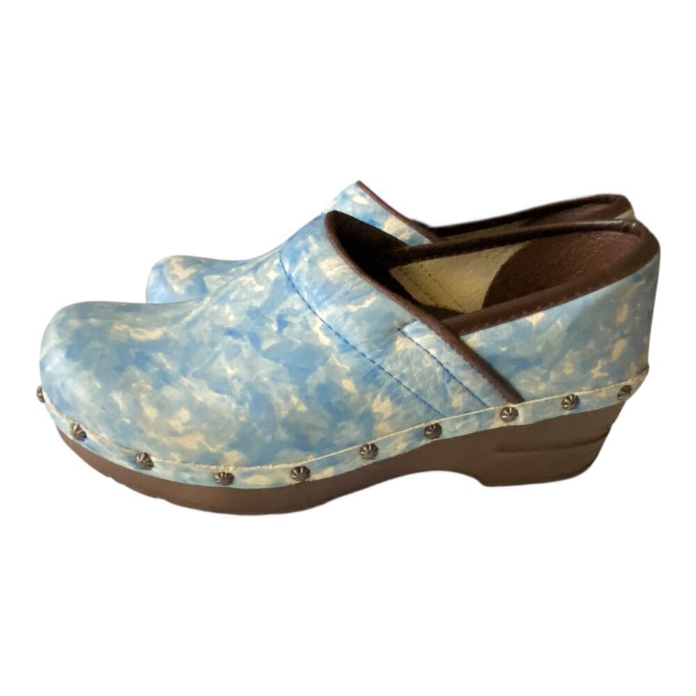 Sanita Clogs Womens Studded Sky Blue Leather SlipOns Size EU 35 US4 Nurse Shoes - Picture 5 of 10